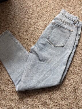 PacSun High-Rise Jeans in Light Wash Blue